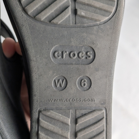 CROCS Women Wedge Sandals Size 6 Dark Gray Black Color - Picture 9 of 9